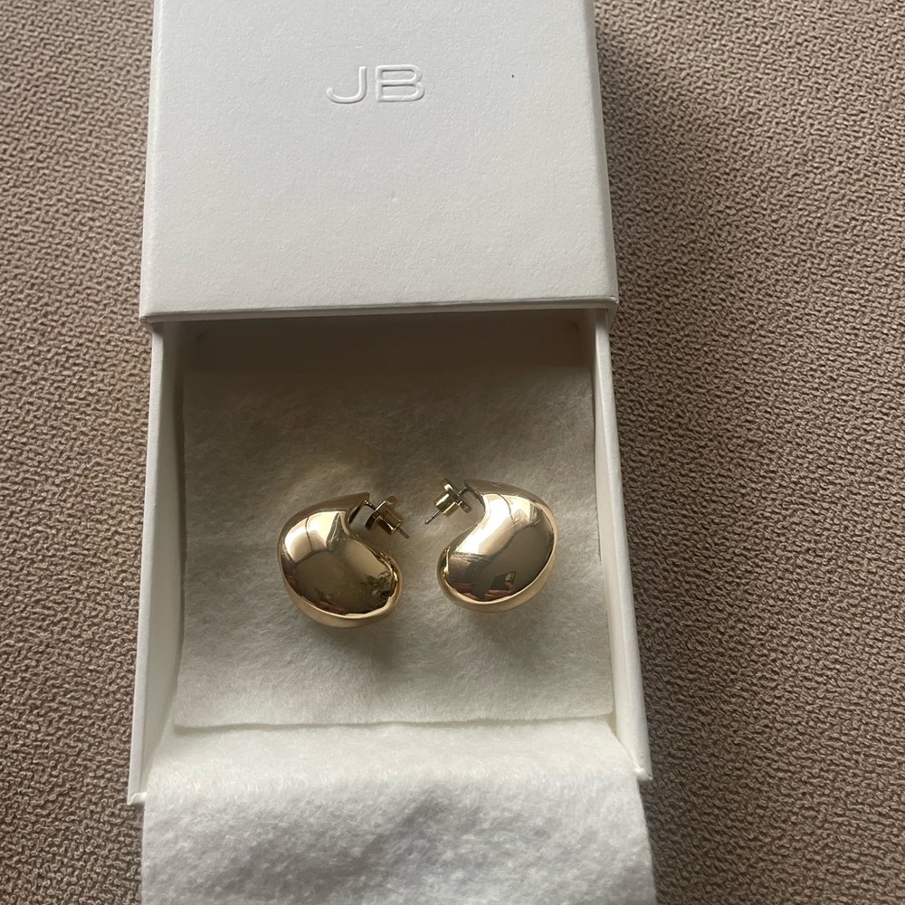 LIKE NEW Jenny Bird Paige Puff Earring